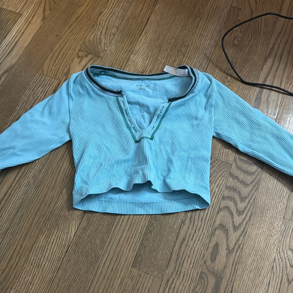 long sleeve urban outfitters
 top